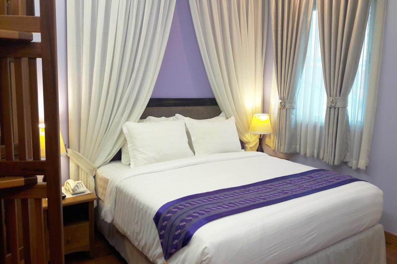 Grand Laurel Hotel Янгон Екстериор снимка