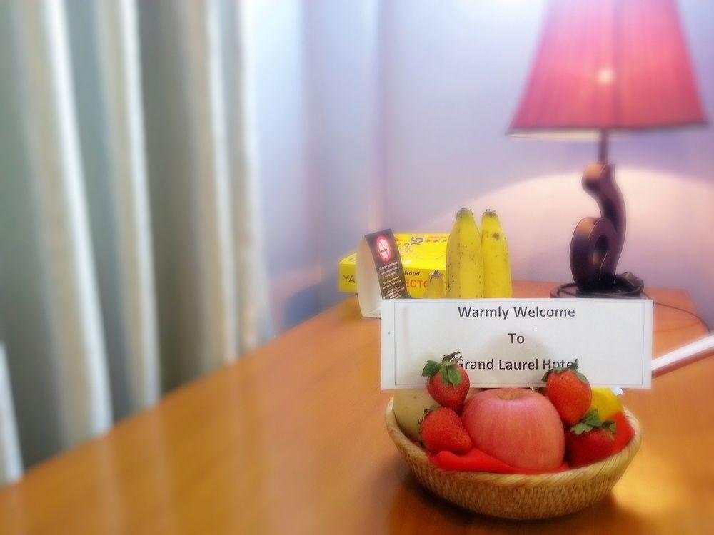 Grand Laurel Hotel Янгон Екстериор снимка