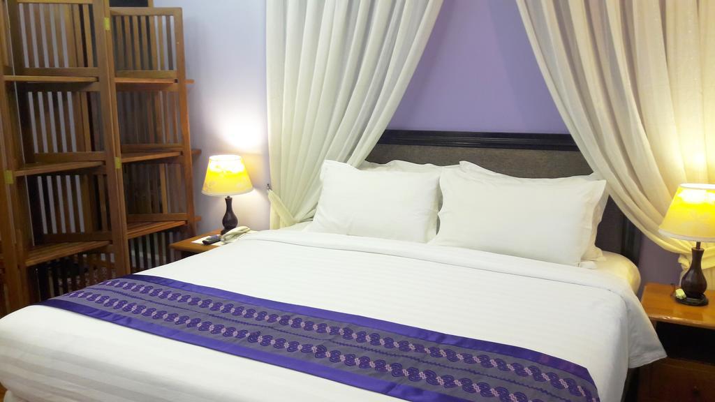 Grand Laurel Hotel Янгон Екстериор снимка