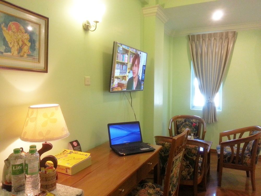 Grand Laurel Hotel Янгон Екстериор снимка